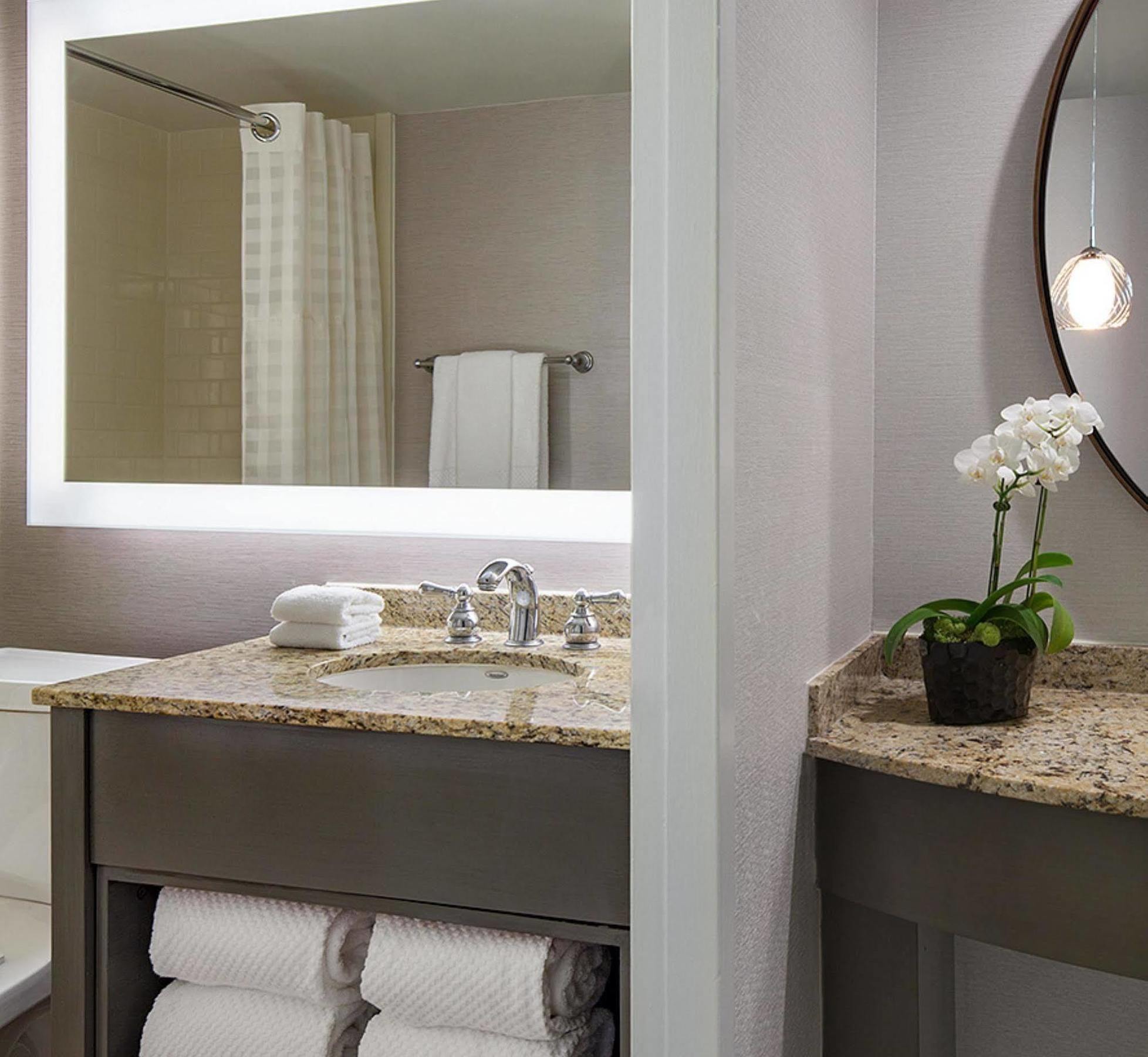 Embassy Suites Philadelphia - Center City Ngoại thất bức ảnh