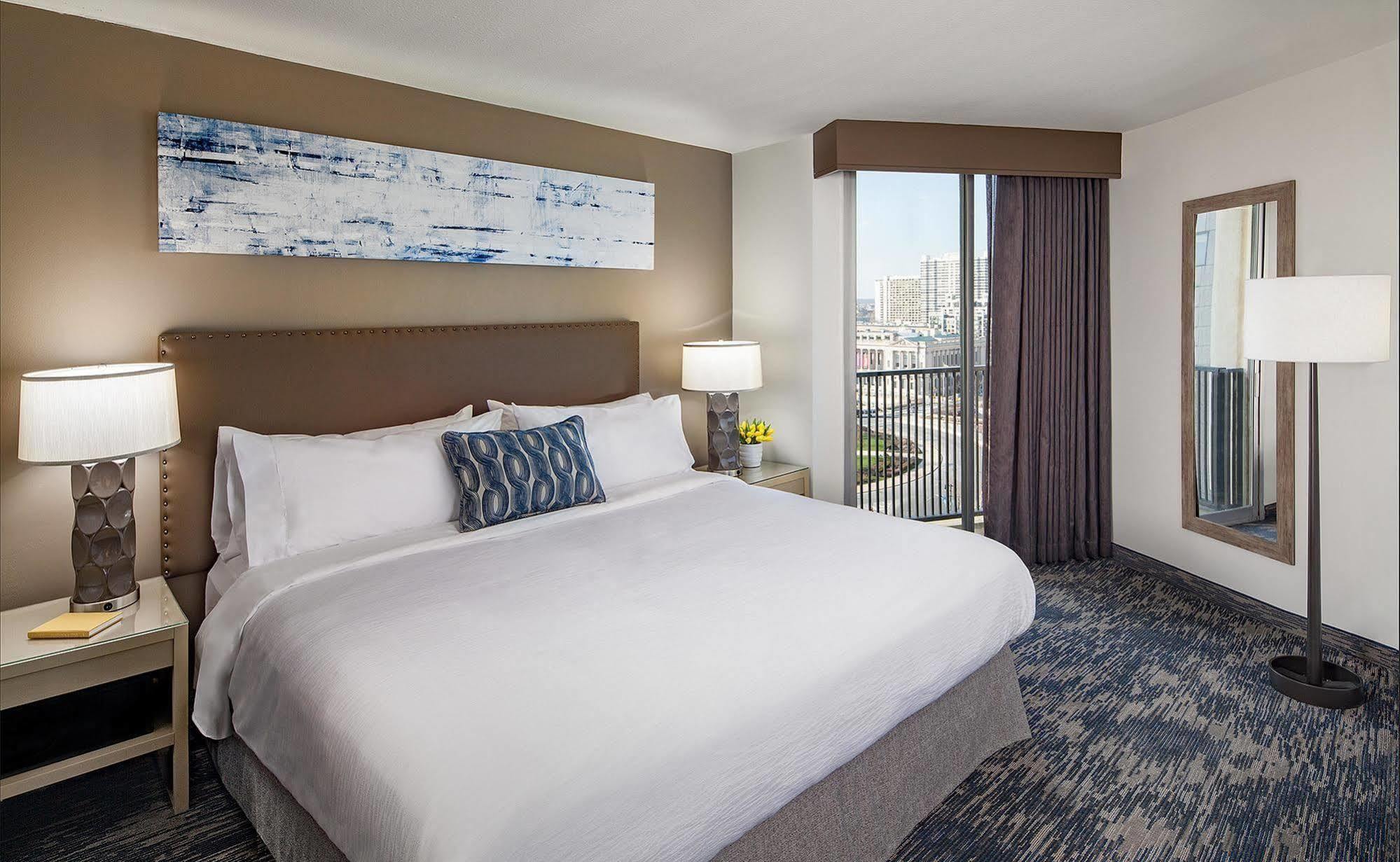 Embassy Suites Philadelphia - Center City Ngoại thất bức ảnh